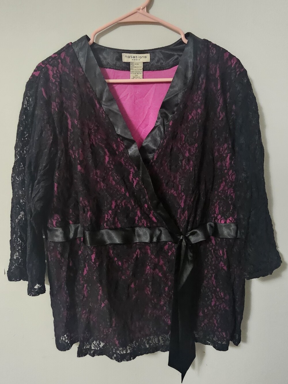 Notations Women Black Lace Top with Pink Lining